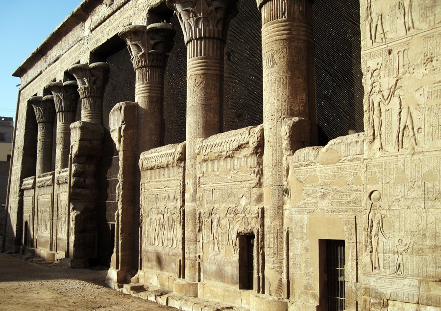 Esna | LAT.40