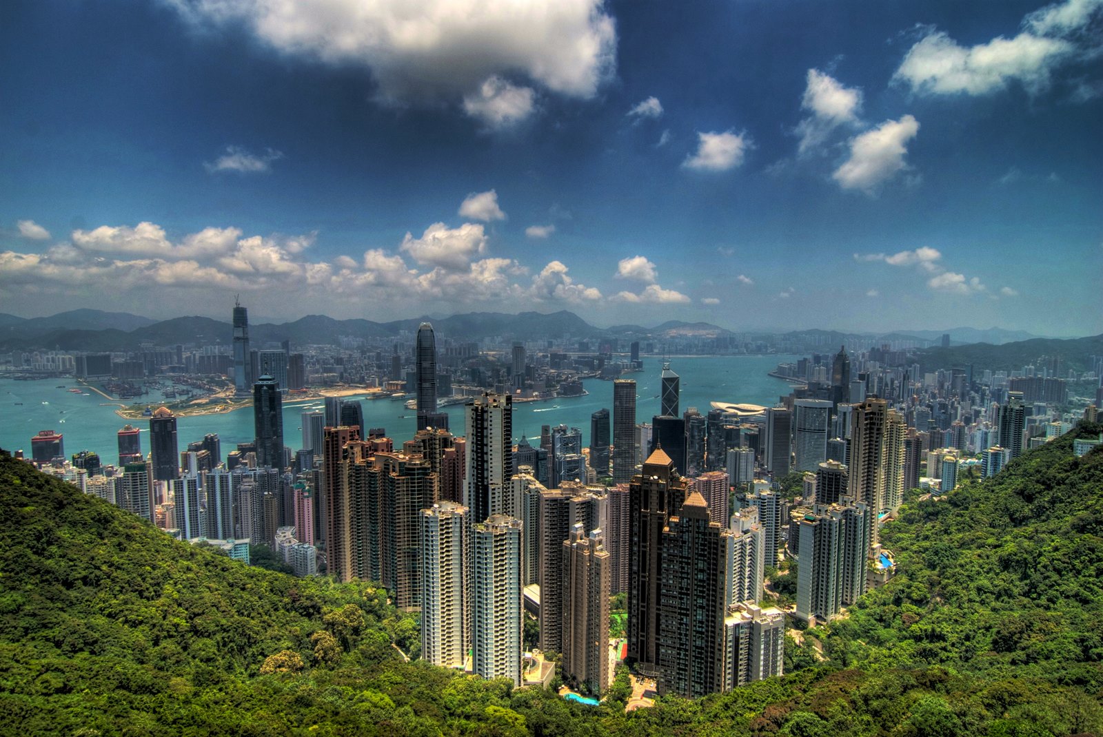 Hong Kong | LAT.40