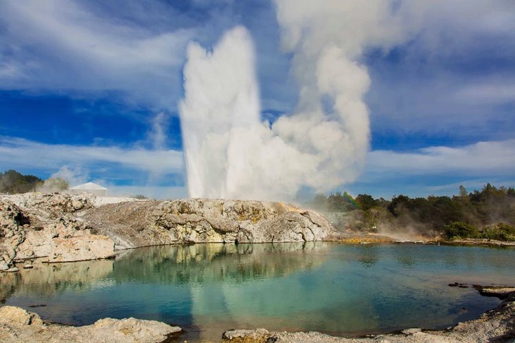 Rotorua | LAT.40