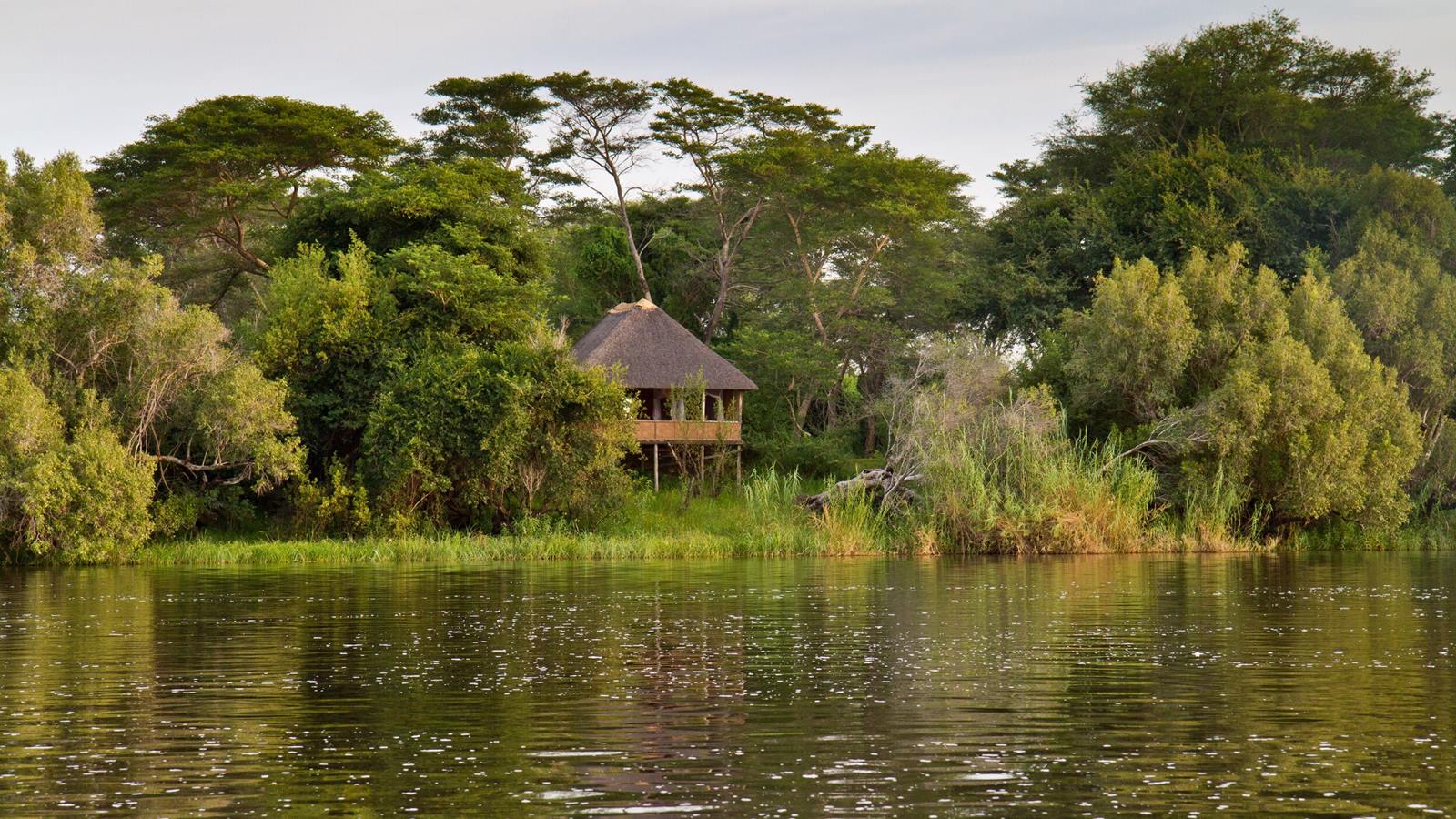 Chundukwa River Lodge | LAT.40