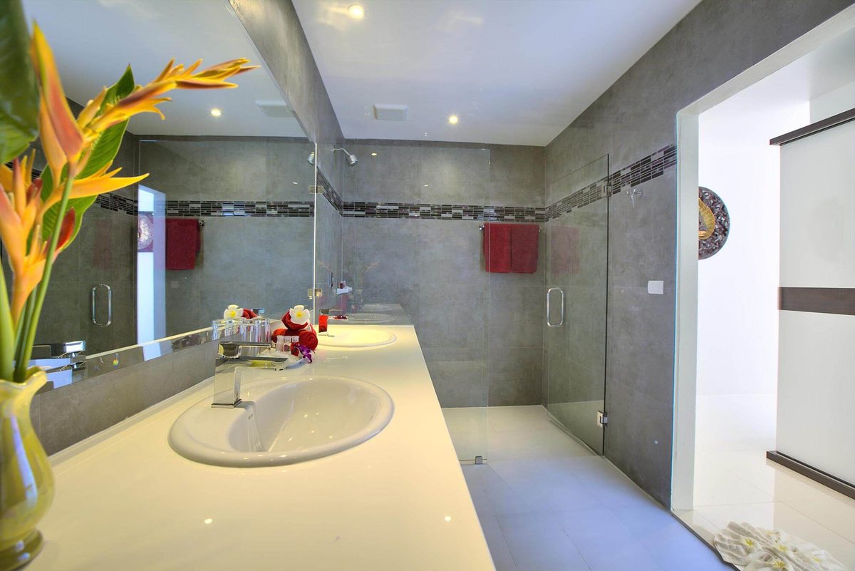 Private pool villa 03