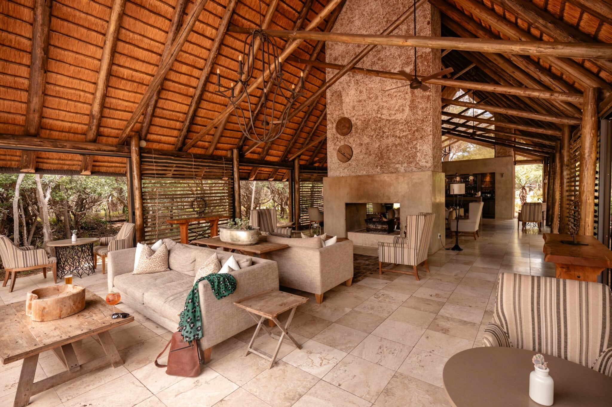 Kapama southern camp bar lounge