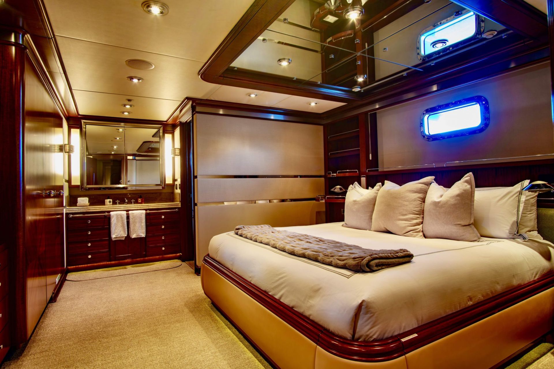 M/Y Triton en Canada
