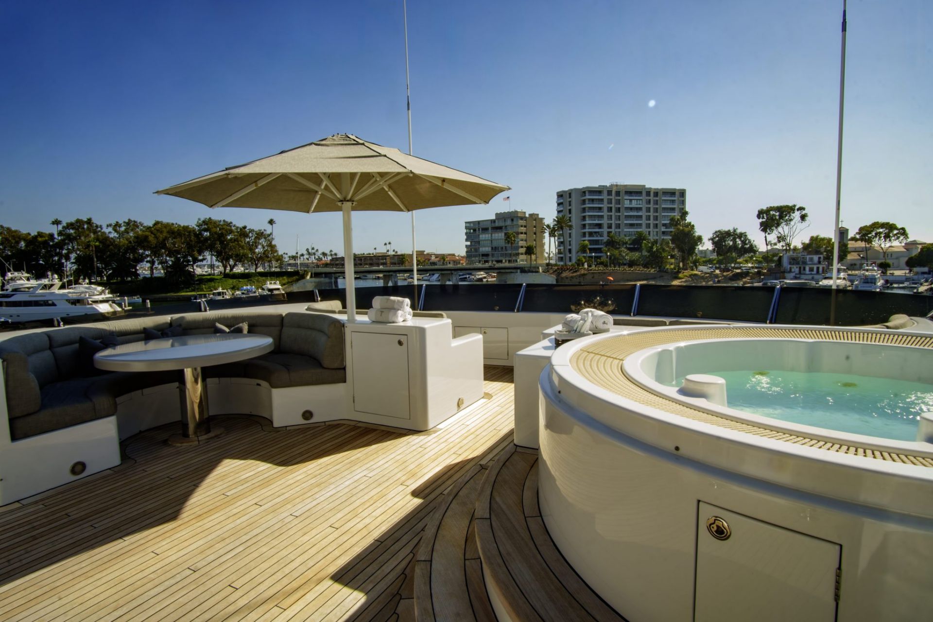 M/Y Triton en Canada