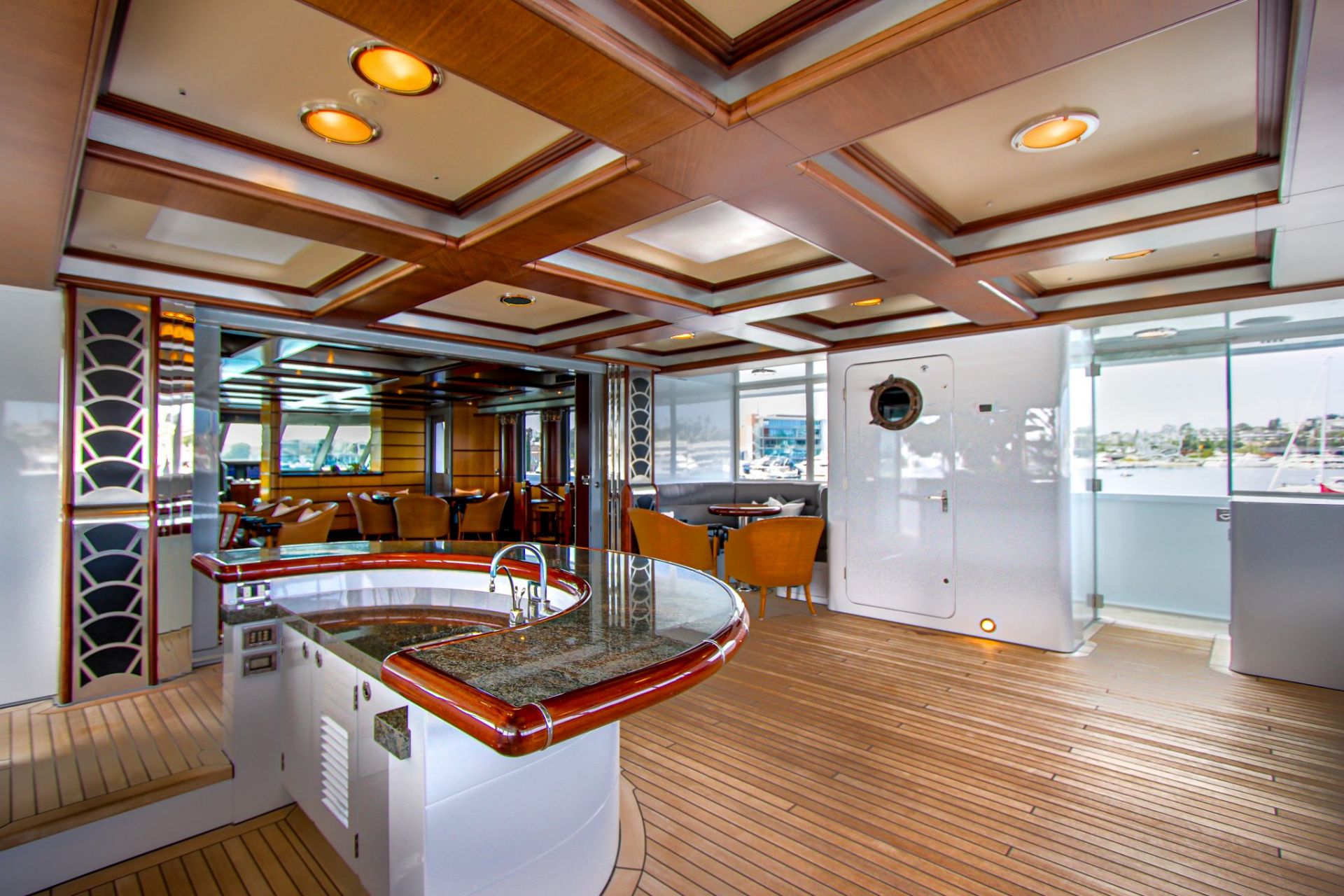 M/Y Triton en Canada