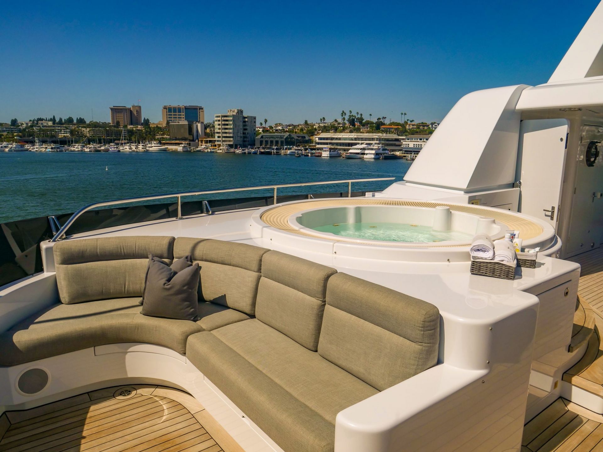 M/Y Triton en Canada