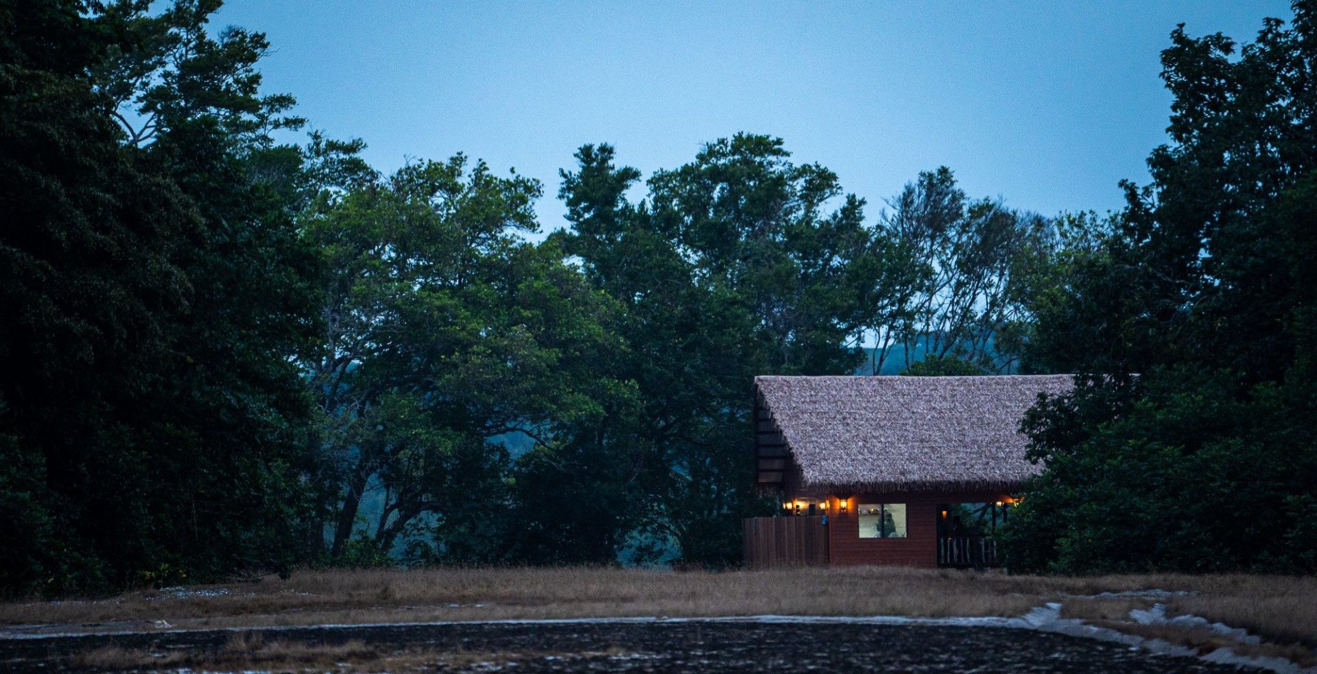 Ndola Luxury Tented Camp en Loango National Park